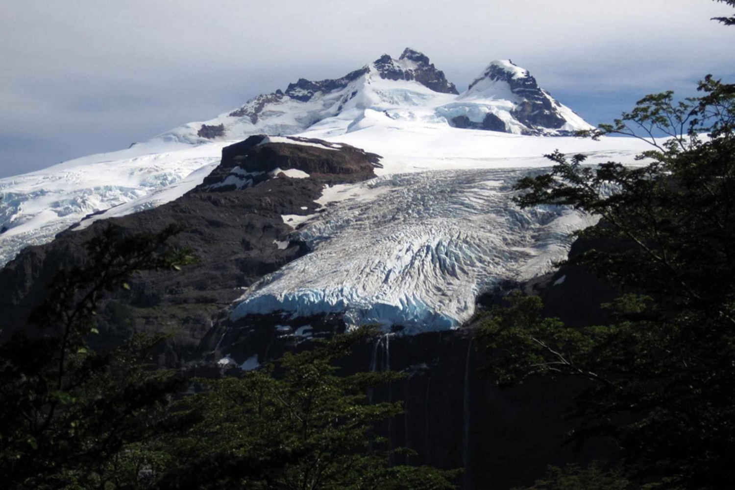 Heldag Mount Tronador, evig snö och hängande glaciärer