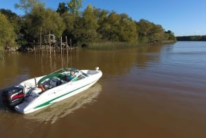 Navigation in Delta of Tigre - Exclusive semi private tour
