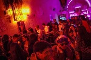 Pub Crawl Tour in Arequipa with Drinks and VIP Access.