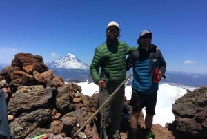 Pucon: scalata di un'intera giornata al vulcano Quetrupillan