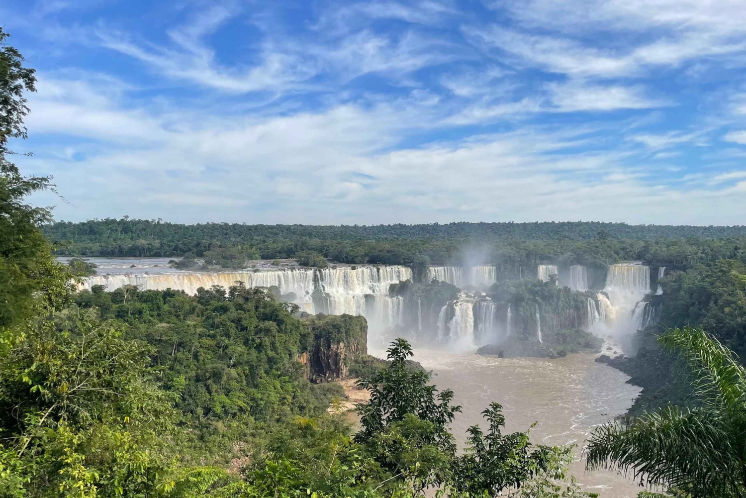 Puerto Iguazú: paquete de cataratas en ambos lados con traslados