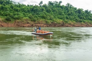 Puerto Iguazu: Iguazu Falls Boat Tour och Gran Aventura