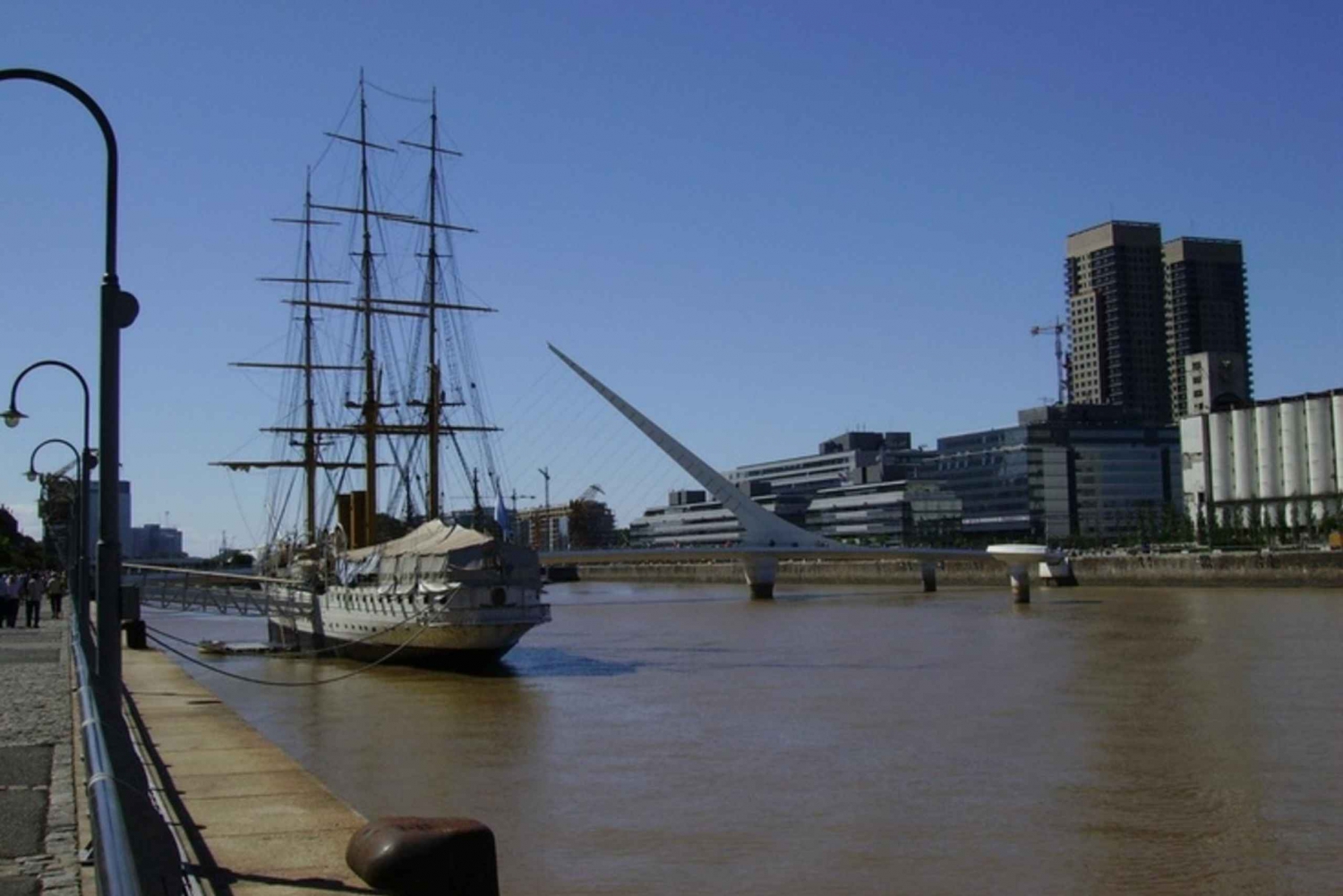 Puerto Madero: Street Food and Walking Tour