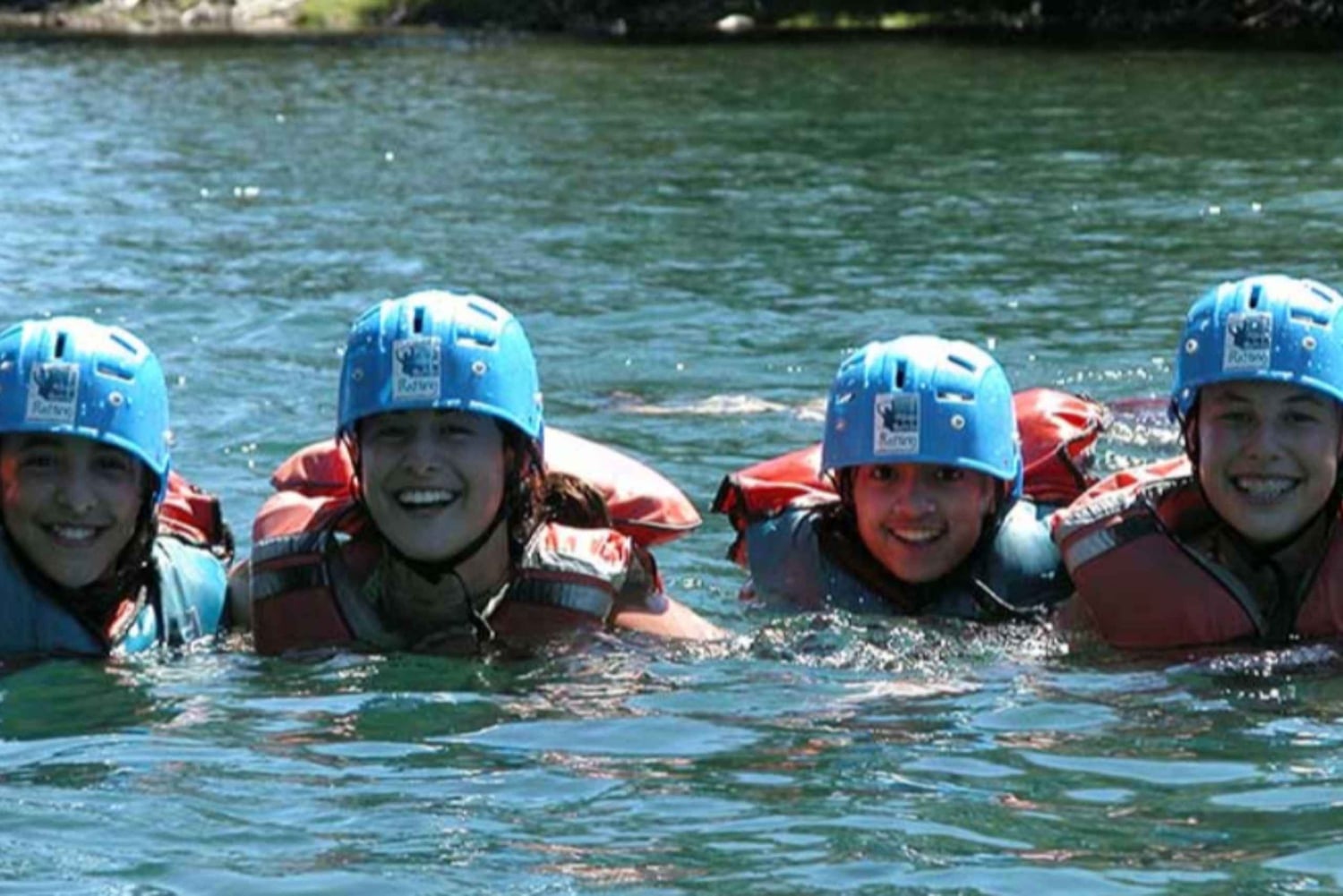 Rafting na rzece Manso z Villegas: półdniowa rodzina przygoda