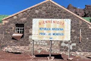Santiago: Argentina and Chilean Andes Day Trip with Lunch