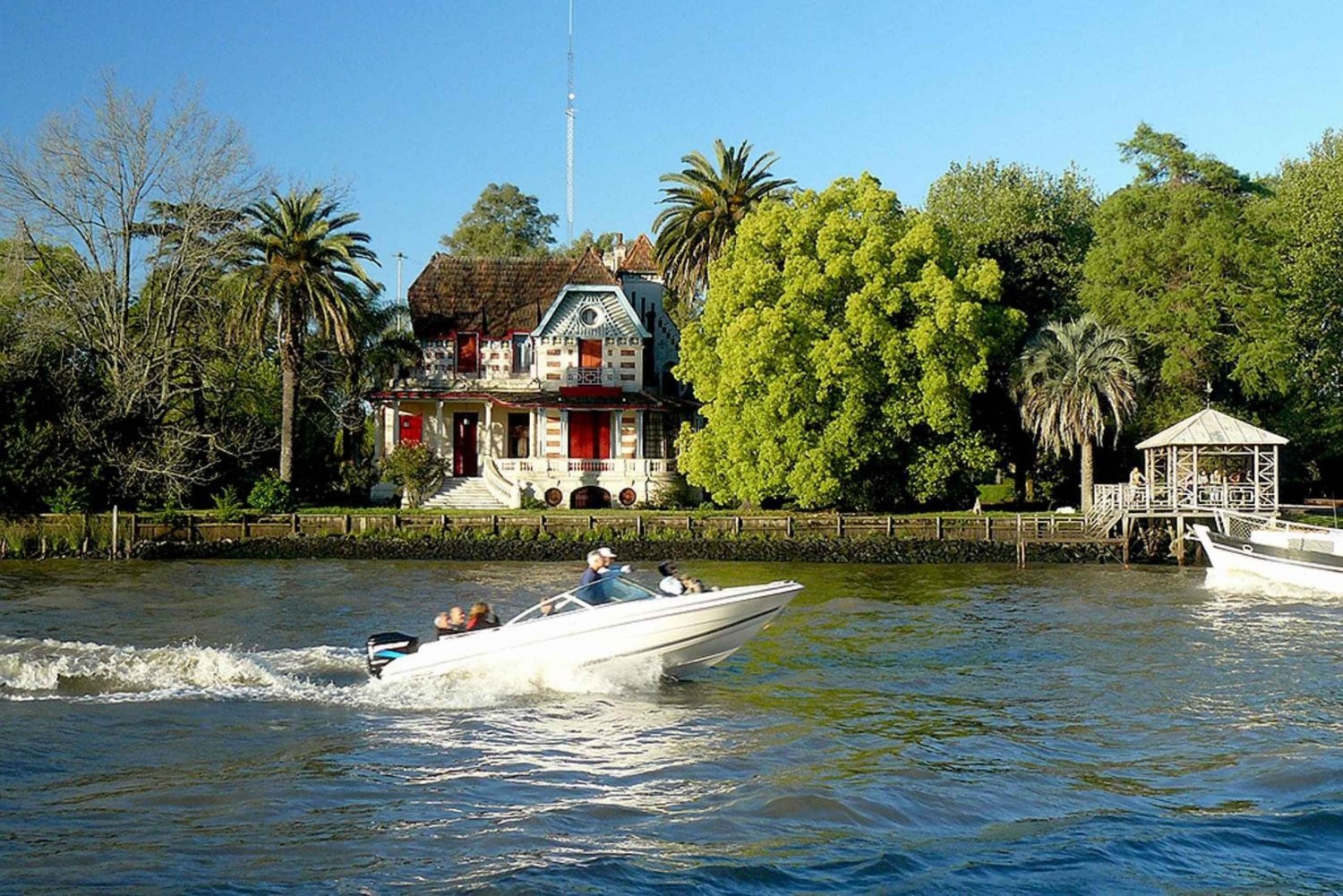 Tigre Full Day Tour with lunch in Tigre and return sailing