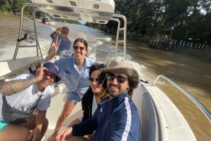 Tigre: Highlights Private Boat Tour with Drinks included