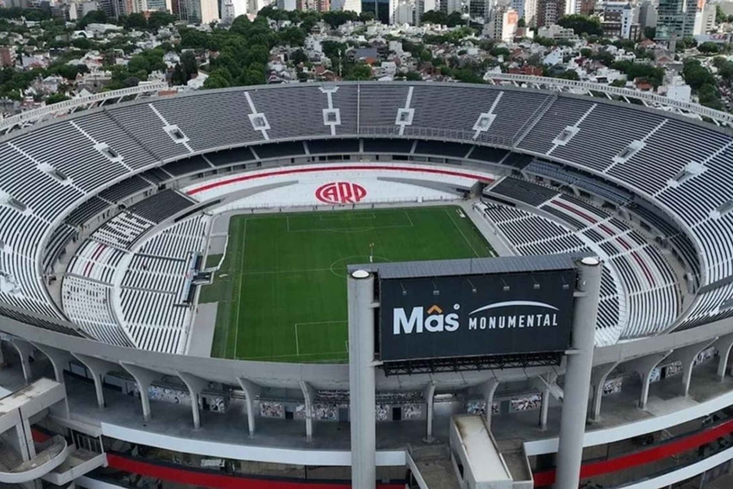 Due stadi, una sola passione: l'esperienza del tour Boca vs. River