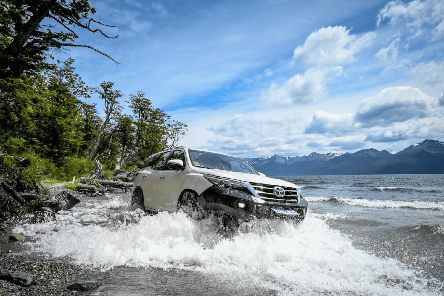 Ushuaia: 4x4-maastoajelu järvillä maailman äärellä