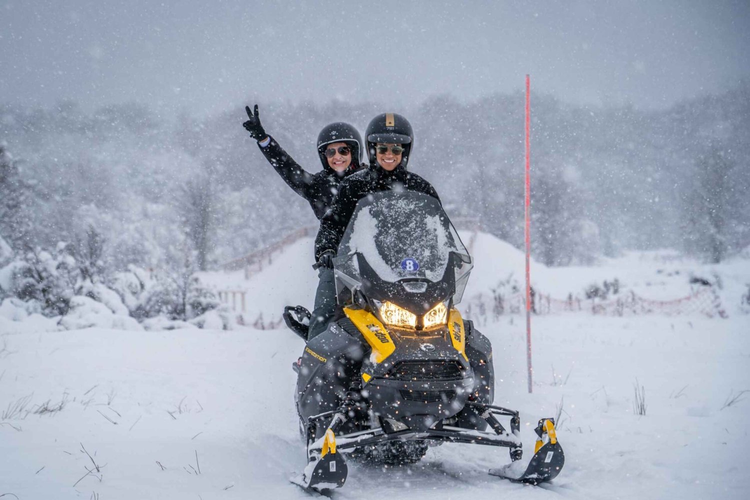 Ushuaia: Adventure and Snow Moto + Buffet Lunch or Pizza Rodizio + Transfer