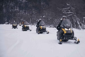 Ushuaia: seikkailua ja lunta | Moottorikelkka + Lumilautailu + Lumikenkäretki + Lounas