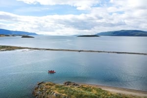 Ushuaia: Isla Gable y Pingüinera con Almuerzo