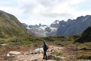 Ushuaia: Laguna Esmeralda Guided Trek with Box Lunch