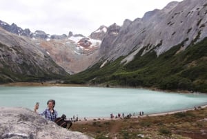 Ushuaia: Laguna Esmeralda Guided Trek with Box Lunch