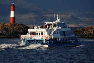 USHUAIA | Navigatie: Zeeleeuwen, vogels en vuurtoren