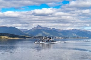 USHUAIA | Navegação: Leões-marinhos, pássaros e farol