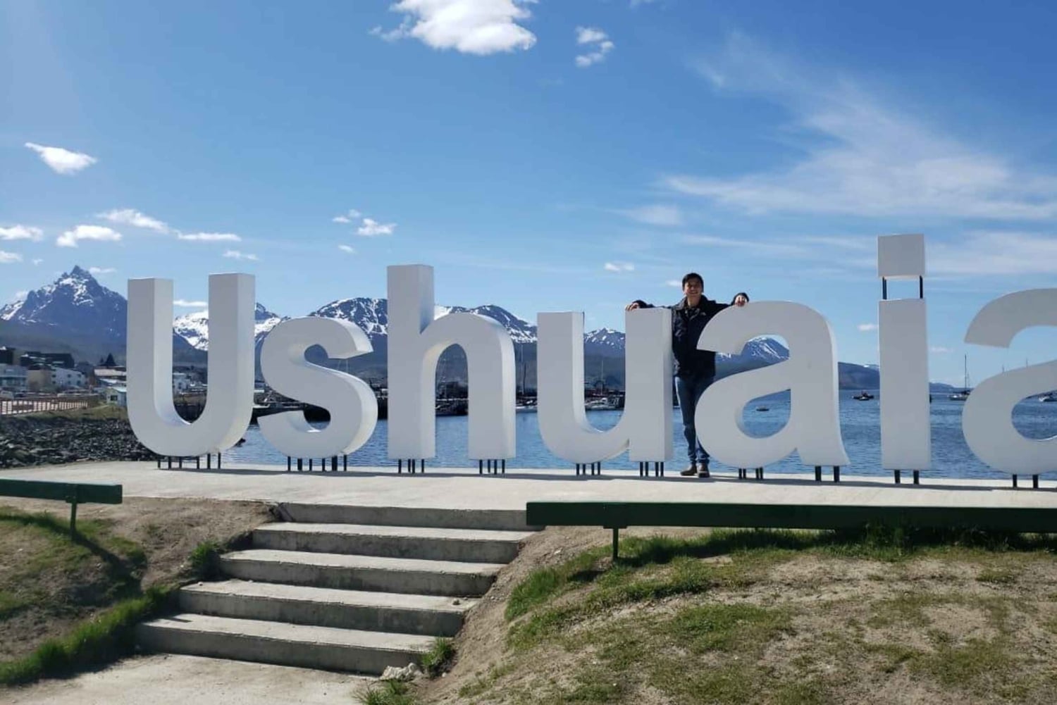 Ushuaia: Shore City Tour with Empanada and Wine