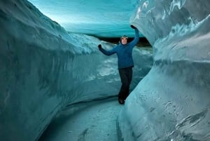 Ushuaia: Trekking på gletscher og i isgrotter med frokost og transport