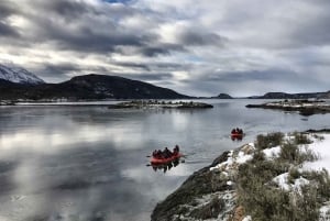 Ushuaia: Winter Tierra del Fuego Hiking and Canoeing Tour