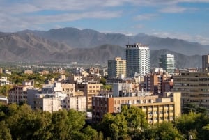 Un tour a pie por la fascinante historia del vino de Mendoza