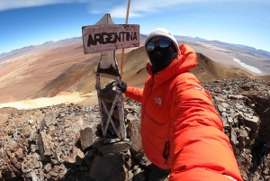 Zapaleri, un volcán con tres bordes