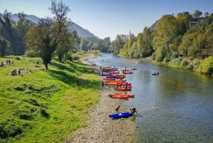 Arriondas: Descenso de Aventura en Canoa por el Río Sella