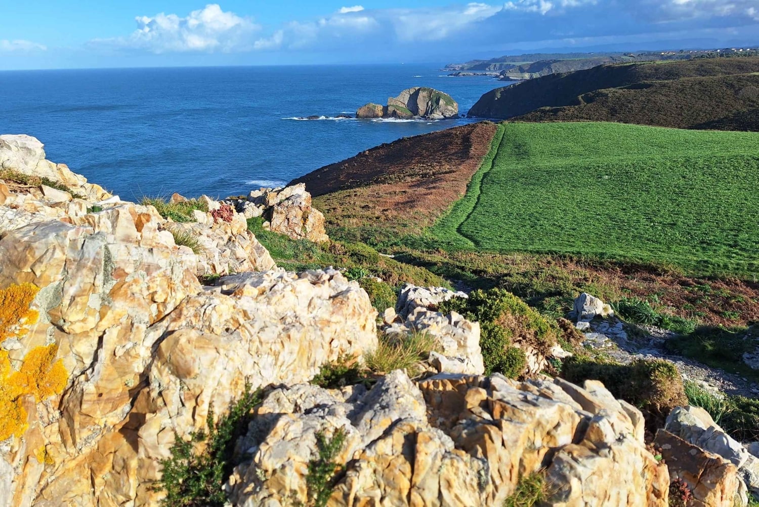 Экскурсия в Кудильеро, Авилес и Фаро-де-Кабо-Пеньяс из Овьедо