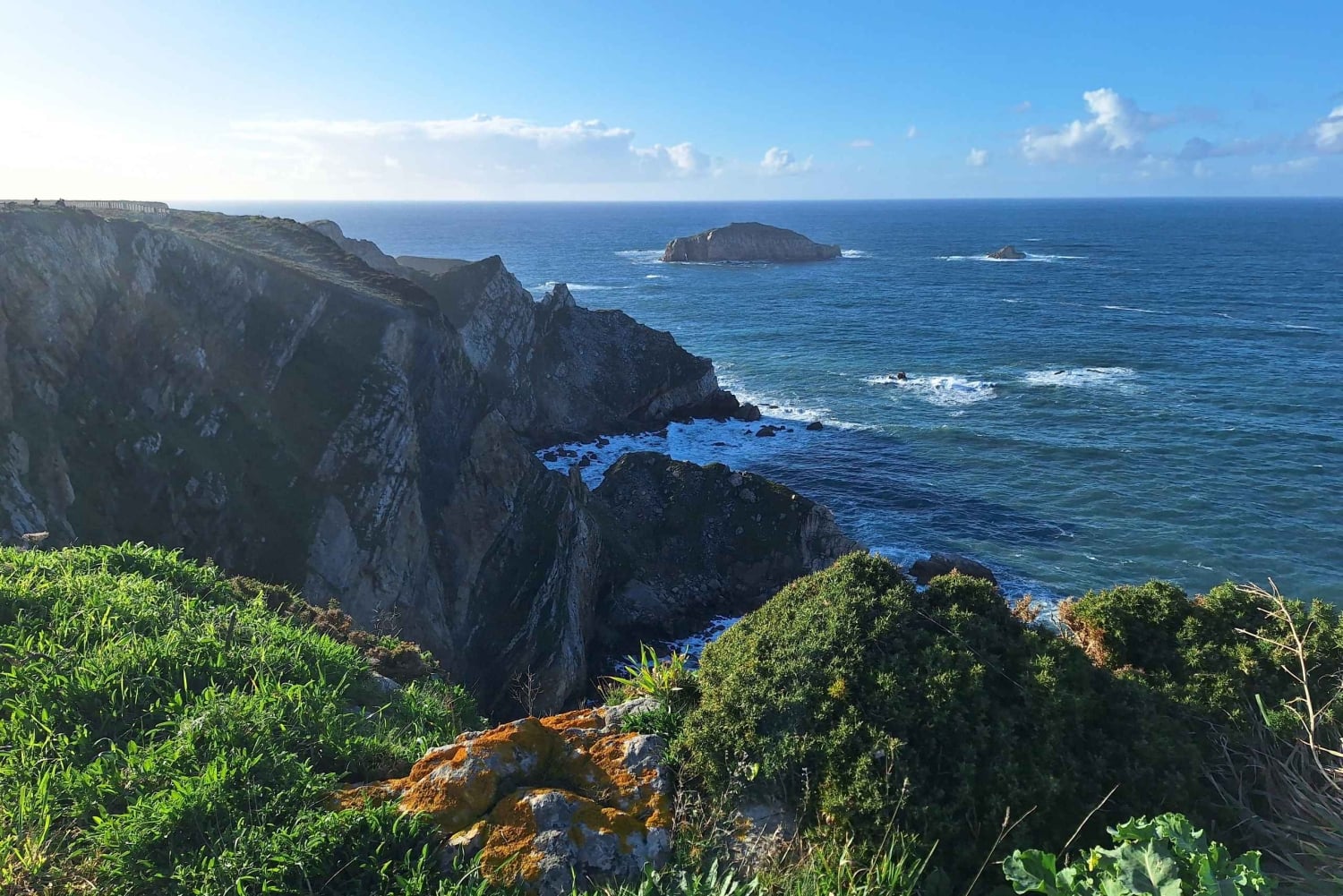 Экскурсия в Кудильеро, Авилес и Фаро-де-Кабо-Пеньяс из Овьедо