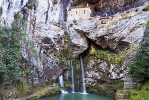 From Gijón: Covadonga, Cangas de OnÃs, and Lastres Day Trip