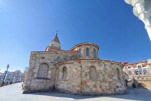 オビエド発ヒホンとラ・ラボラル ガイドツアー