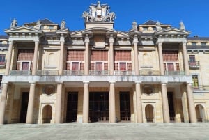 オビエド発ヒホンとラ・ラボラル ガイドツアー