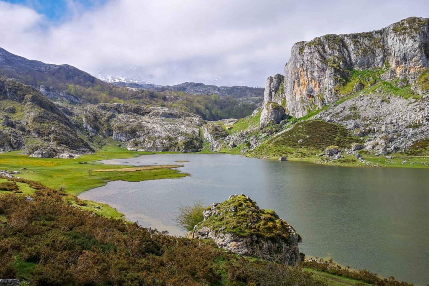 Lagos de Covadonga en Santuario de Covadonga: begeleide en geïnterpreteerde route