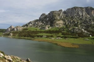 Laghi di Covadonga e Santuario di Covadonga: itinerario guidato e interpretato