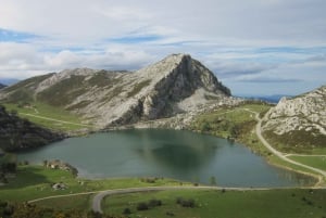 Laghi di Covadonga e Santuario di Covadonga: itinerario guidato e interpretato
