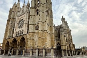 Tour por Oviedo, Castrillo de Polvazares, Astorga y la catedral de León
