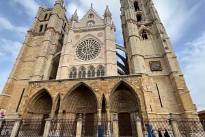 Tour por Oviedo, Castrillo de Polvazares, Astorga y la catedral de León