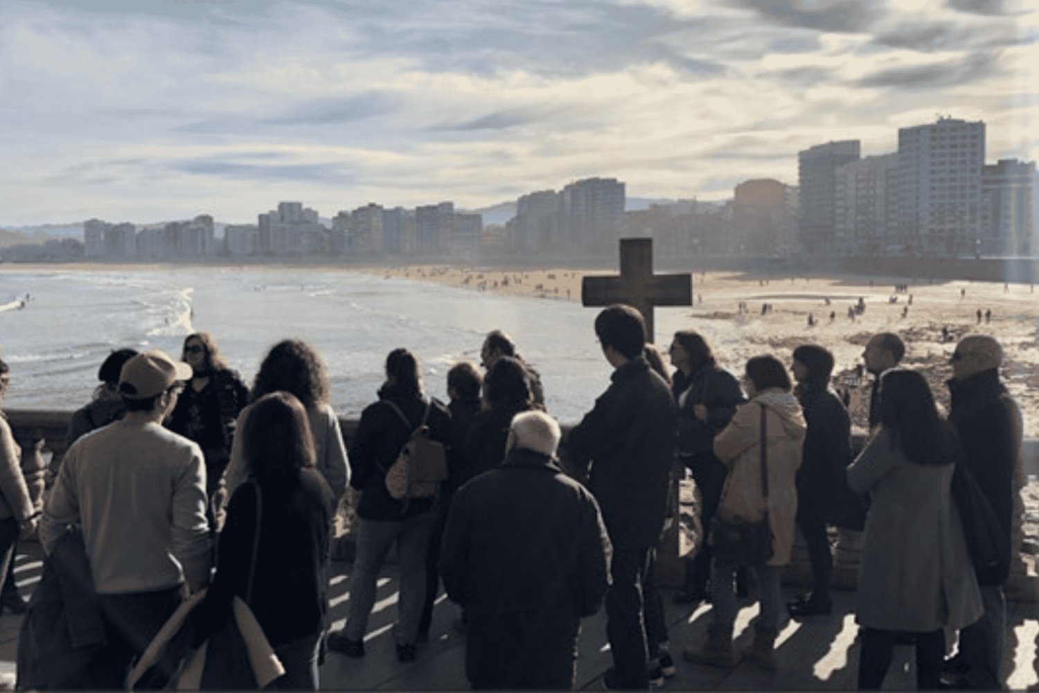 Xixón is famous! A tour 100% in Asturian to get to know our city.