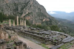2 days Spanish guided tour in Delphi and Meteora