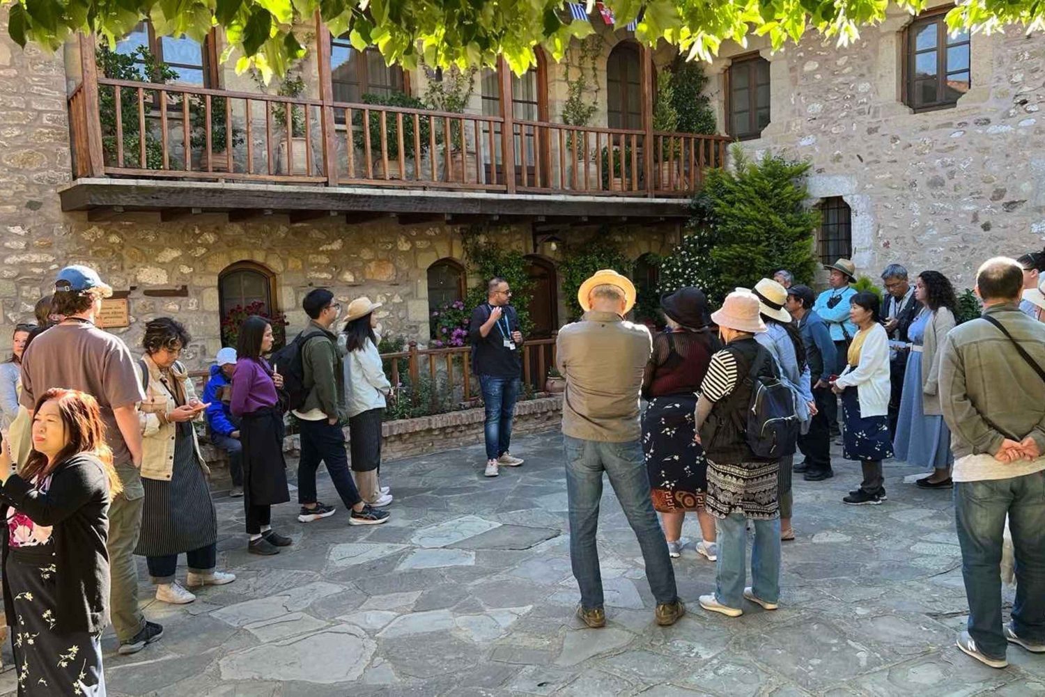 デルフィ＆メテオラ2日間ツアー（公式ガイド、チケット、ホテル送迎付き）