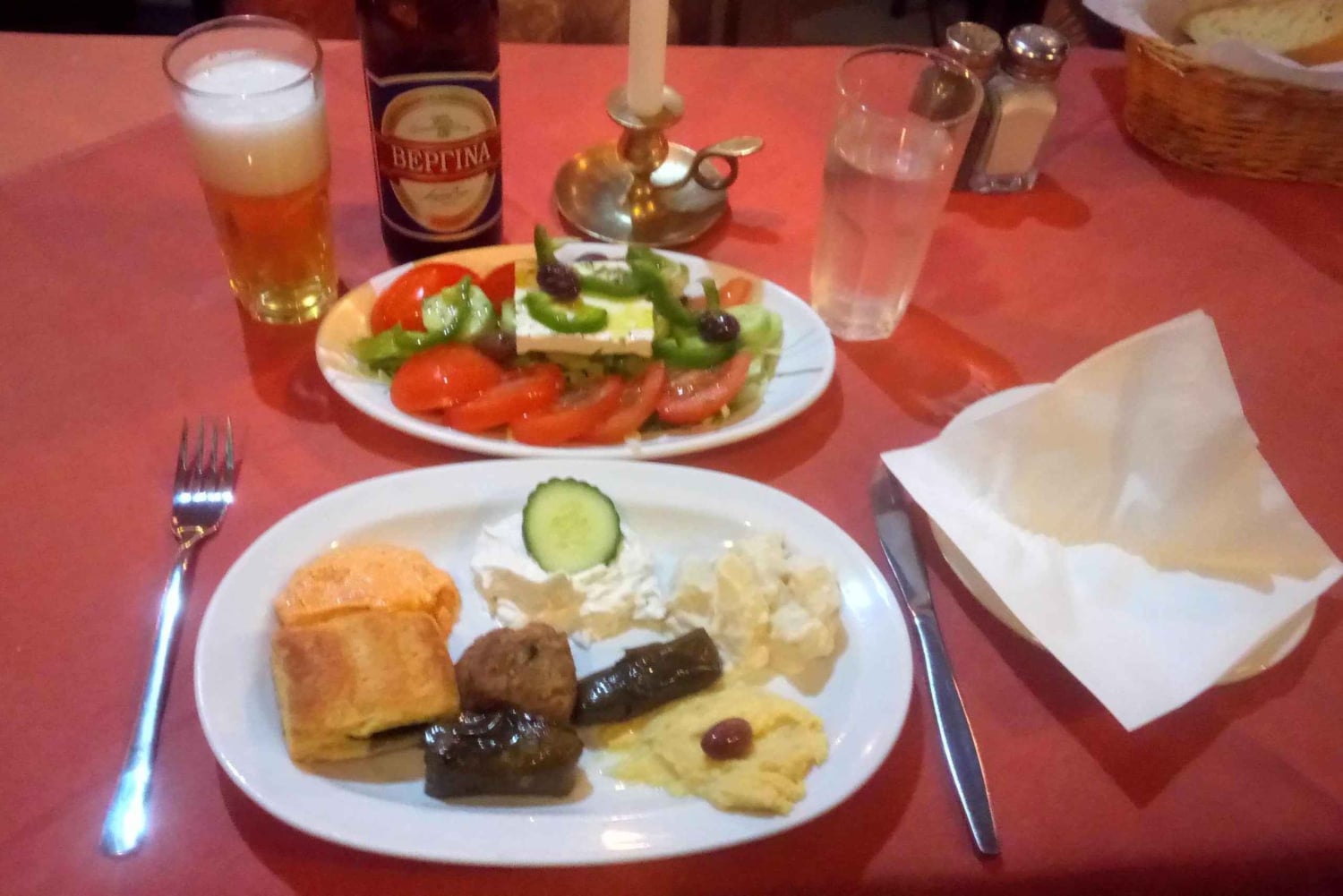 'Una notte ad Atene: Cena e musica sotto le stelle'