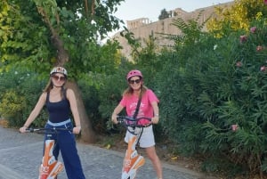 Tour a piedi dell'Acropoli e punti salienti di Atene in trike elettrico