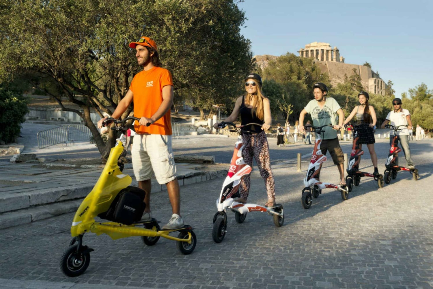 Wycieczka piesza na Akropol i najważniejsze atrakcje Aten elektrycznym trójkołowcem