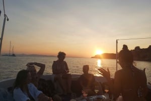 Ateny: Rejs o zachodzie słońca w stylu retro glam z winem, przekąskami i muzyką