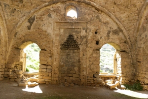 La antigua Corinto y la puesta de sol en el Templo de Poseidón Cabo Sounio
