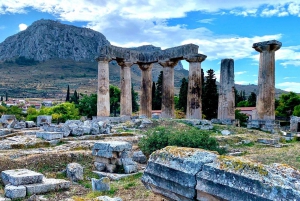 La antigua Corinto y la puesta de sol en el Templo de Poseidón Cabo Sounio