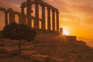 La antigua Corinto y la puesta de sol en el Templo de Poseidón Cabo Sounio
