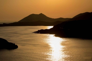 La antigua Corinto y la puesta de sol en el Templo de Poseidón Cabo Sounio