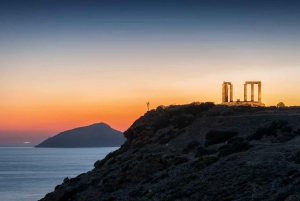 La antigua Corinto y la puesta de sol en el Templo de Poseidón Cabo Sounio