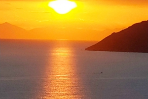 La antigua Corinto y la puesta de sol en el Templo de Poseidón Cabo Sounio