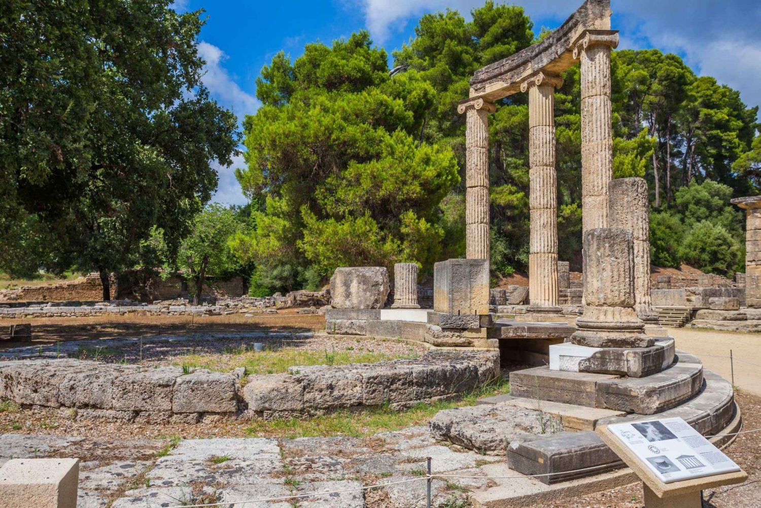 Antigua Olimpia tour de día completo privado desde Atenas